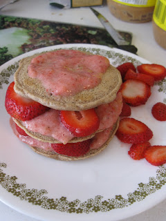 Easy Vegan Pancakes with Fruit Puree