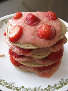 Easy Vegan Pancakes with Fruit Puree