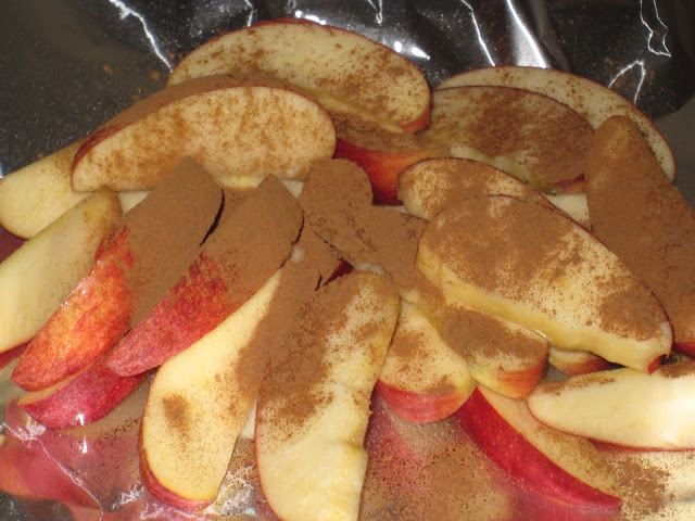 Easy Baked Apples with Honey, Cinnamon and Almonds