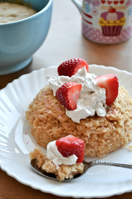 Easy Vanilla Cake in a Bowl