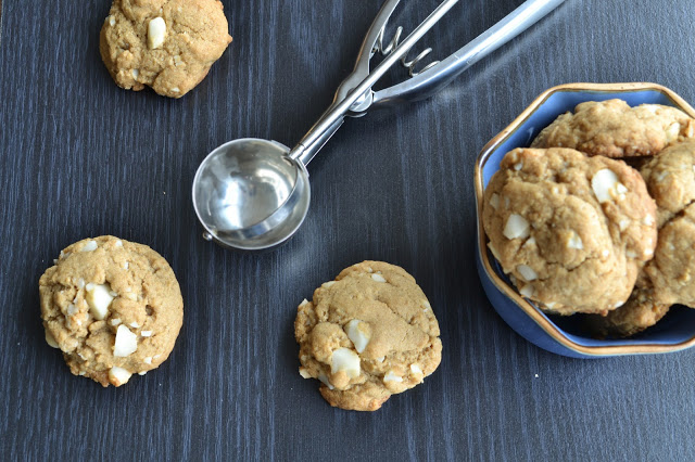 Cinnamon Macadamia Nut Cookies