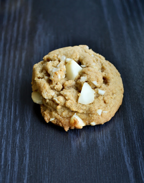 Cinnamon Macadamia Nut Cookies