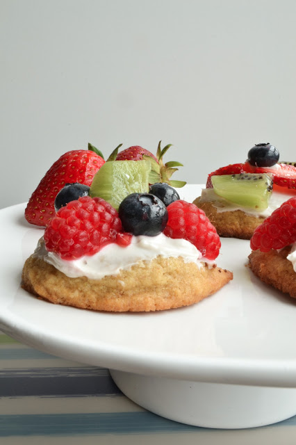 Mini Fruit Pizza Cookies