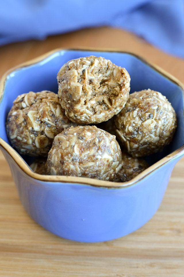 Chewy Oatmeal Energy Bites