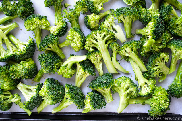Easy Roasted Broccoli with Garlic and Oregano
